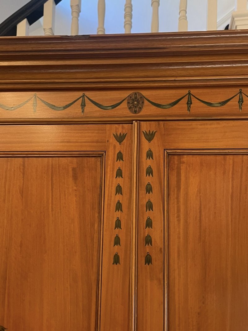 Large Quality Satinwood Breakfront Bookcase with Original Painted Decoration - Image 6